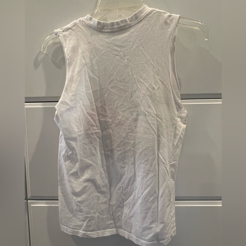 Brandy Melville (no tags) Sleeveless Top With Sunset Ying Yang Wide Arm Holes - Picture 4 of 8